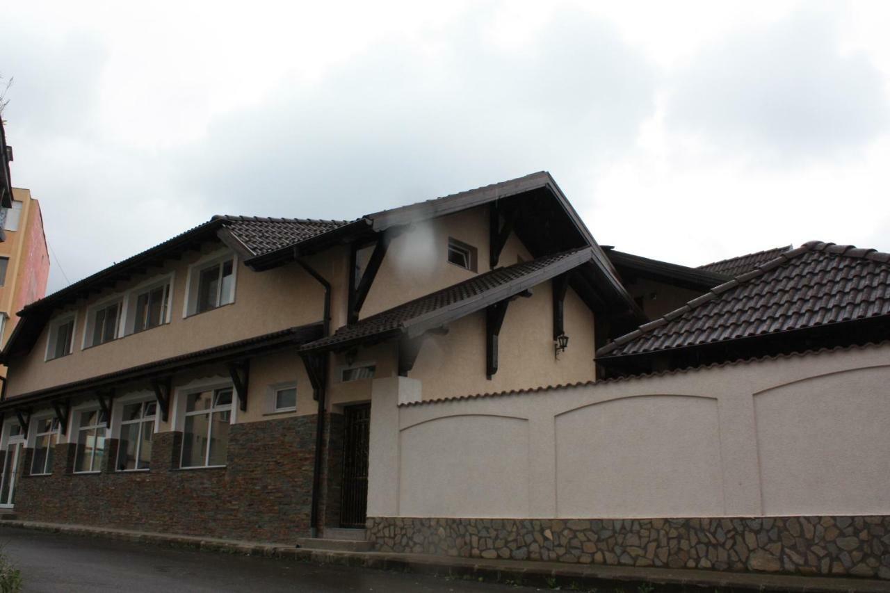 Hotel Casa Ianis Braşov Exterior foto