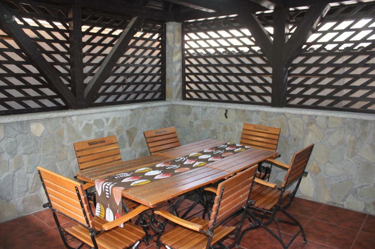 Hotel Casa Ianis Braşov Exterior foto